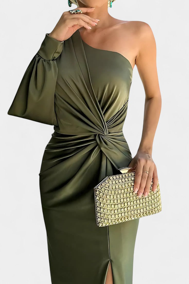 Андреа Асиметрична Рокля с Драпиране на Едно Рамо