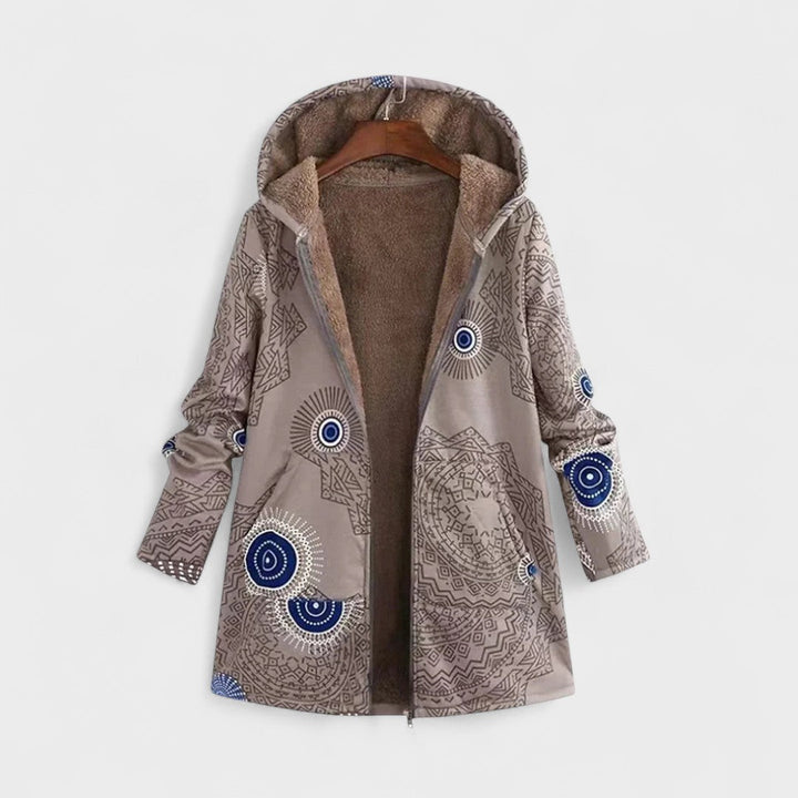 Бояна - Топла и мека якна с качулка