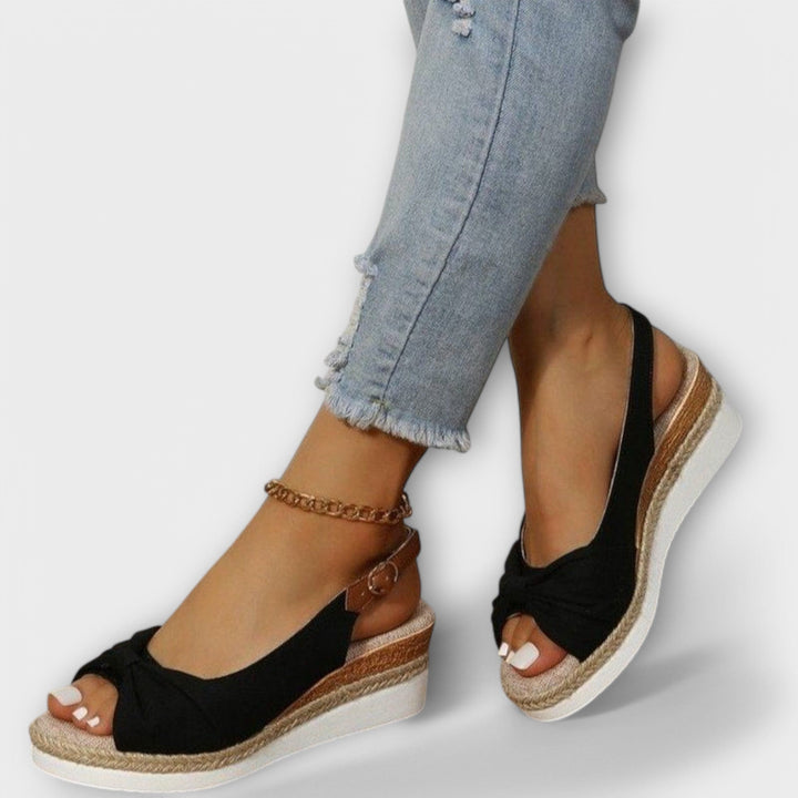 Дуня – Ортопедични сандали