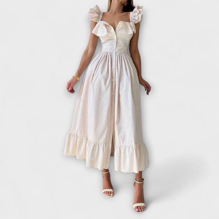 Рокля с набръчкани детайли