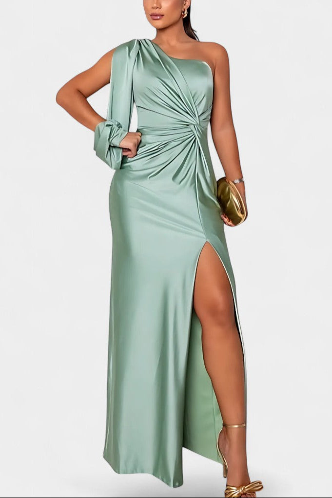 Габриела Асиметрична Рокля с Драпиране на Едно Рамо