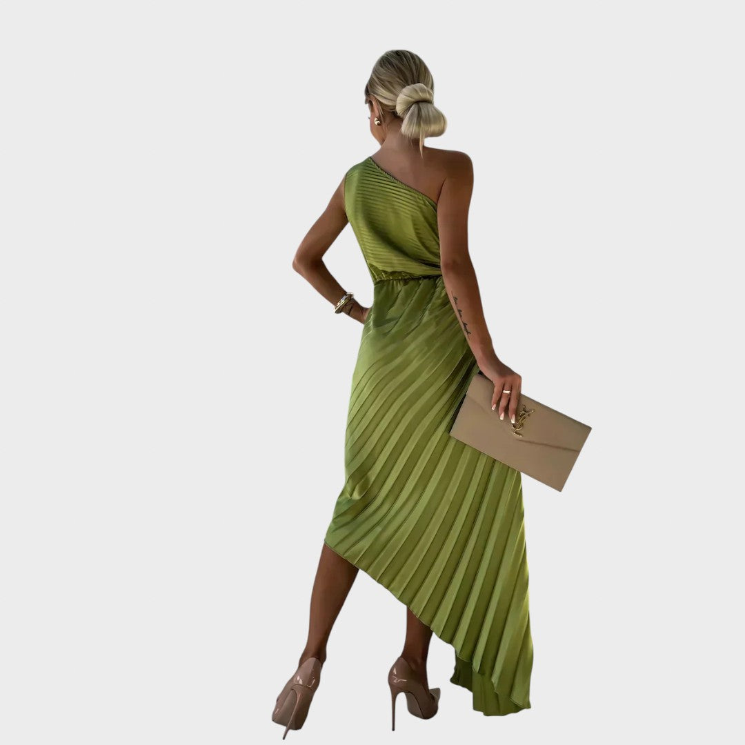 Ника - Елегантна Рокля с Набръчкани Рамена