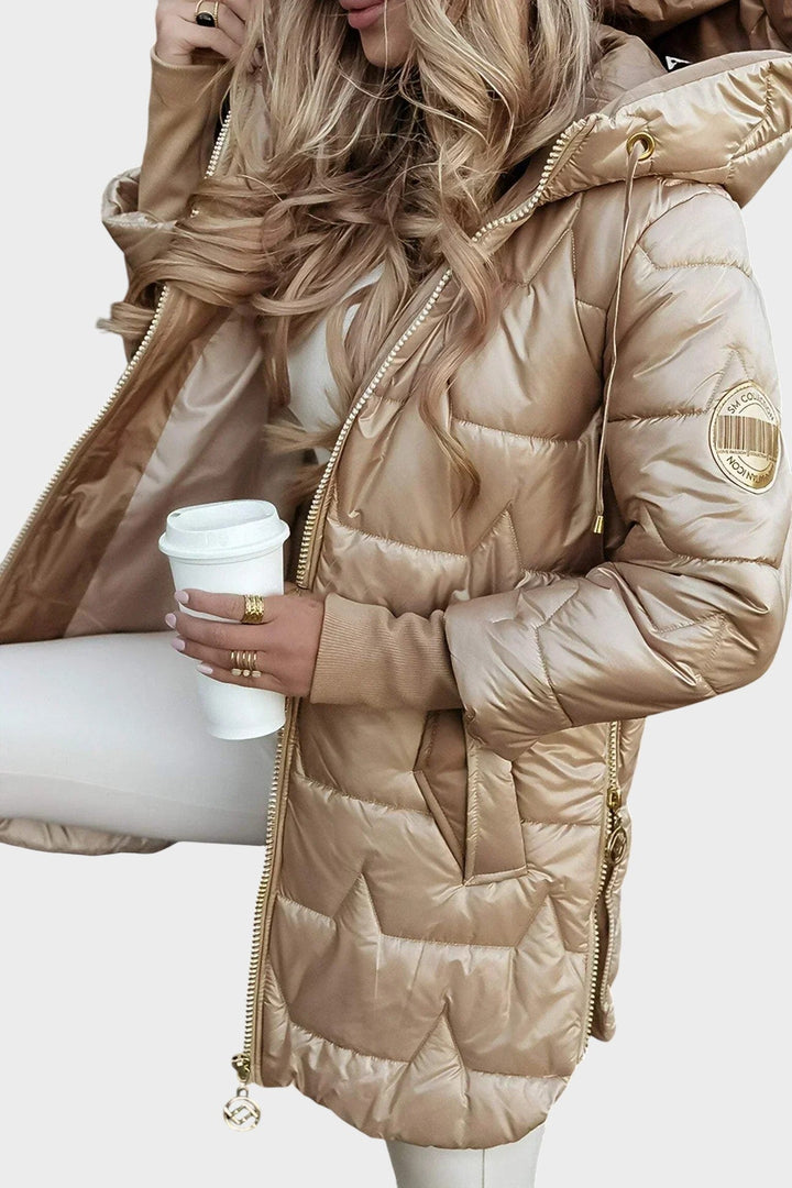 Габриела - Елегантно зимно палто с качулка и подплата