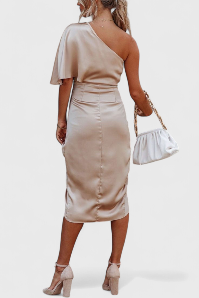 Даница Плавна Рокля с Елегантен и Вечен Силует