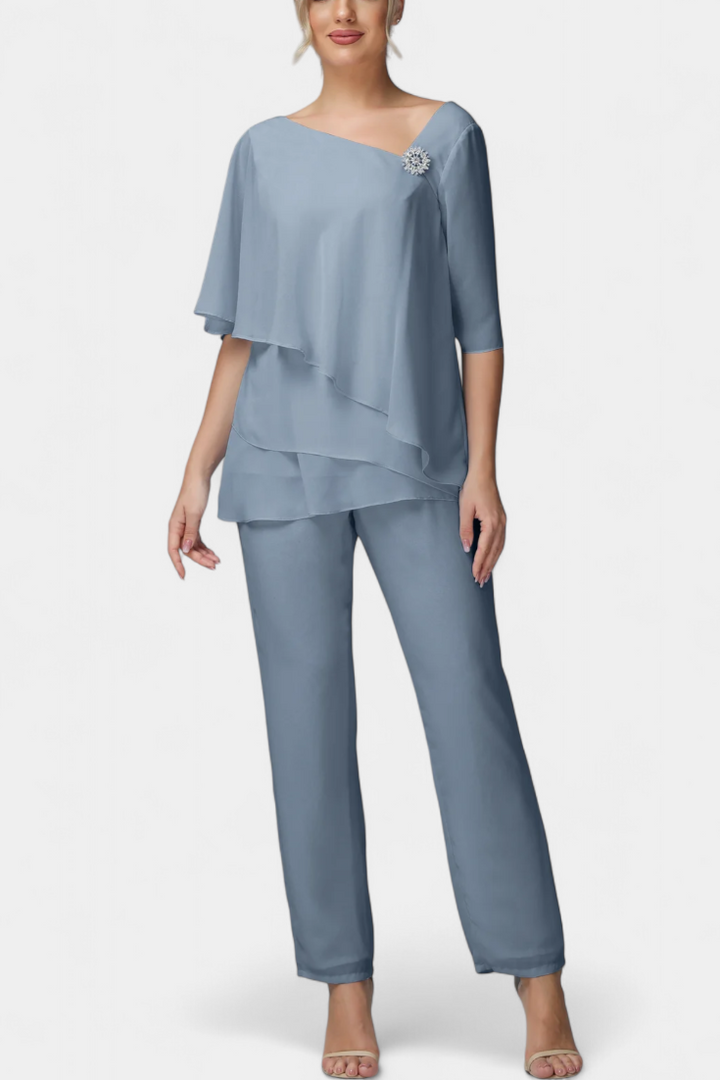 Лана Две Части с Женствена Силуета без Усещане за Напрежение